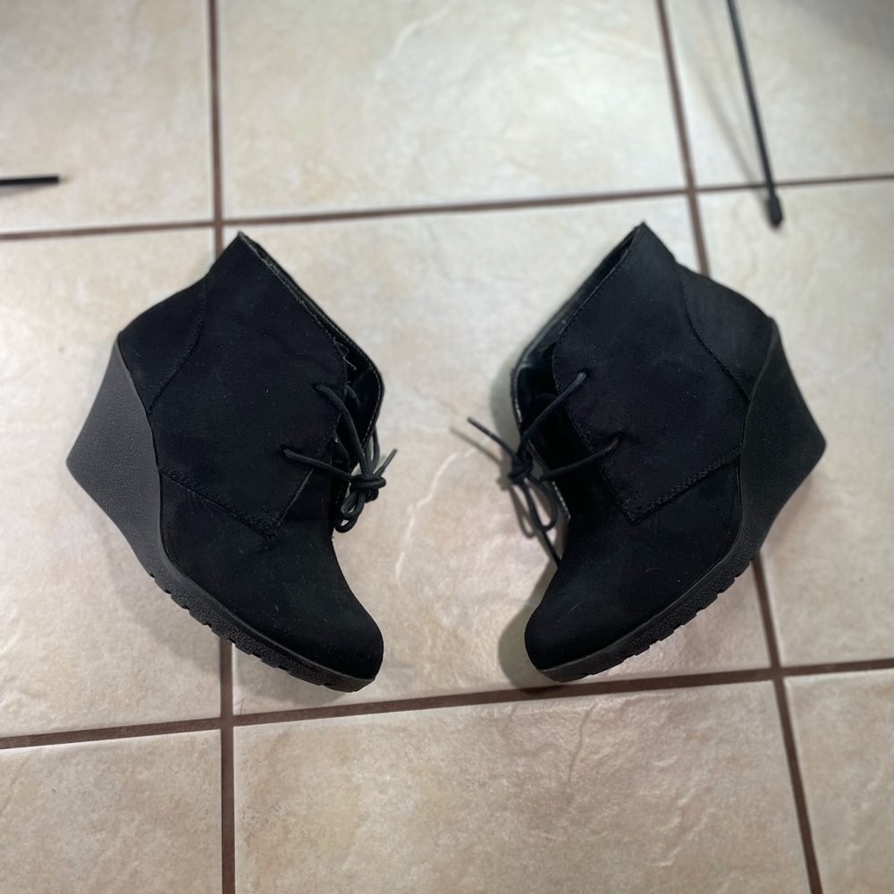 Merona womans boots heel